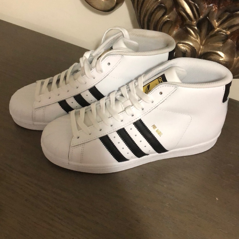 Adidas Sneakers